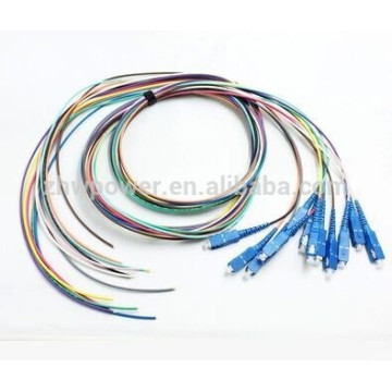 SC / APC 12 Farben Pigtail, 12 Core SC / PC Faser optisches Zopf, 12-Faser 0,9mm 9/125 Single-Mode LC / SC / ST / FC Bunch